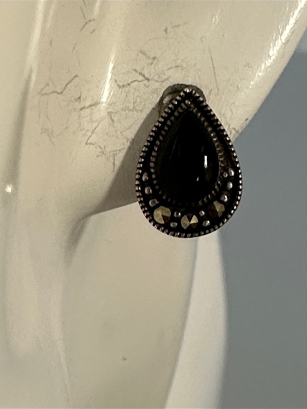 925 sterling silverTeardrop Black Onyx Stone Stud Earrings with Marcasite